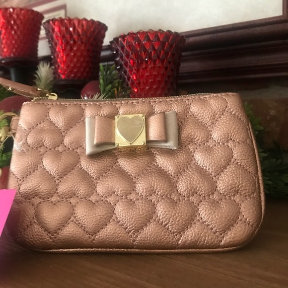 💋Betsey Johnson Rose Gold Heart Be Mine Wristlet - Picture 4 of 8